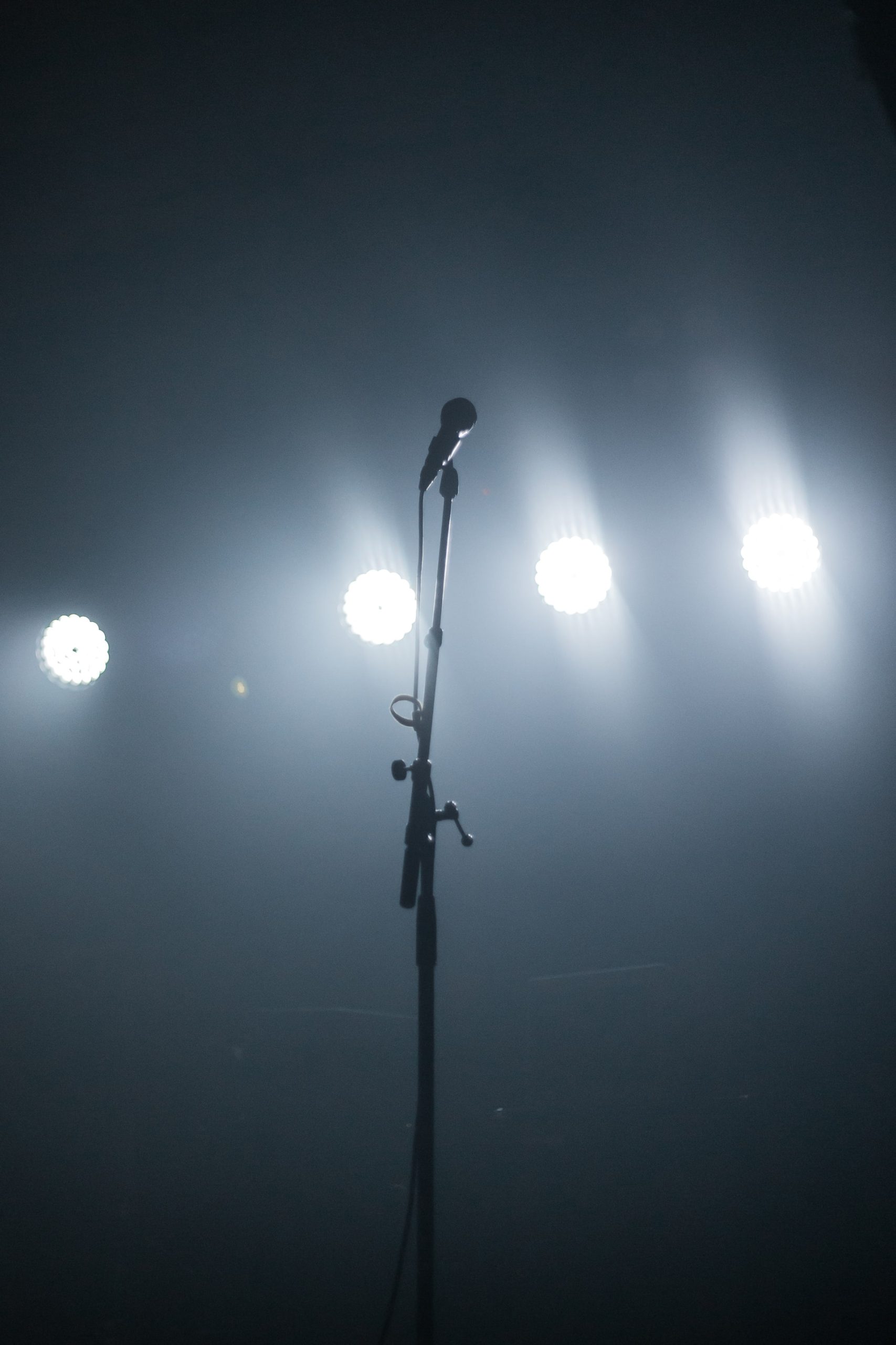 How To Speak Confidently, Communicate Effectively, And Win Your Audience